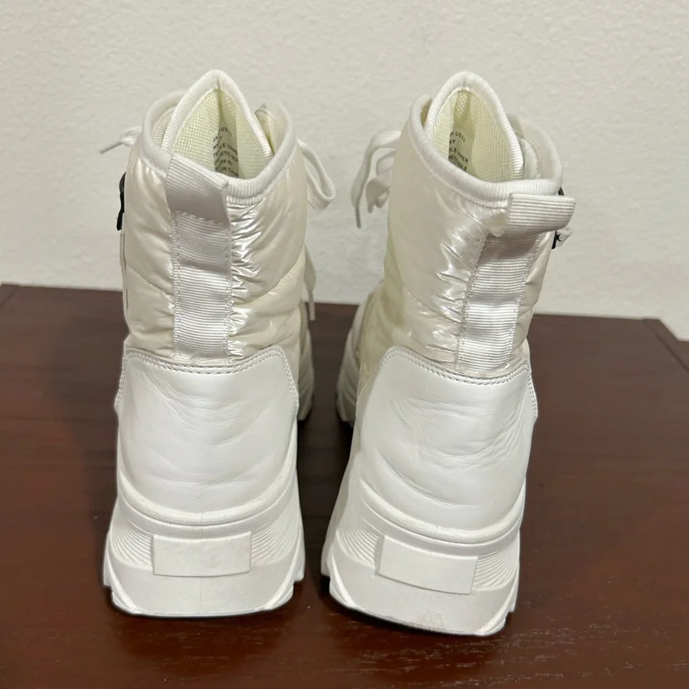 BEBE Jadah Y2K Lug Sole Puffer High Top Sneaker / Boots Size 9.5